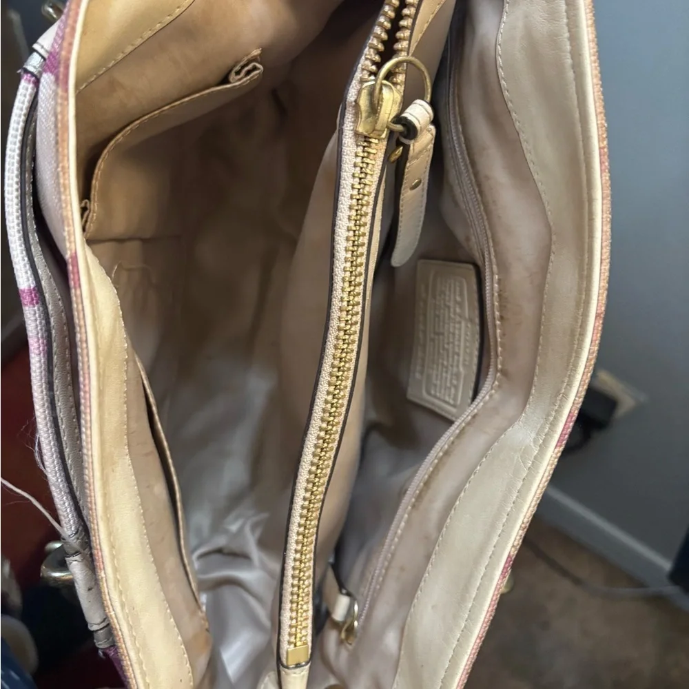 Coach Stylish Pink and Cream Women's Handbag